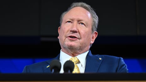 Andrew Forrest urges switch to renewables and attacks on 'massive nuclear strategy' - video